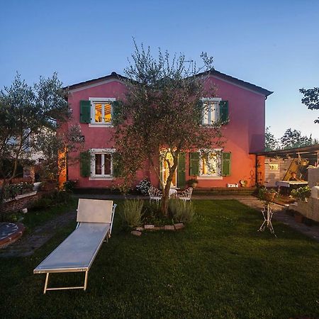 Bed And Breakfast Aurora Sarzana Bagian luar foto